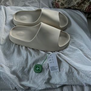 Yeezy slide bone